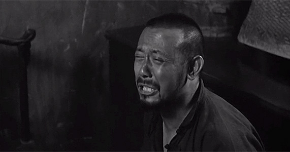 Ma Dasan en pleurs interprété par Jiang Wen (姜文)